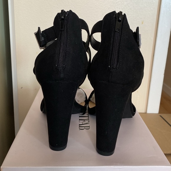 Brand new dressy suede block heel sandals - Picture 4 of 4